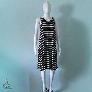 🦓Old Navy B&W Shift Dress🦓